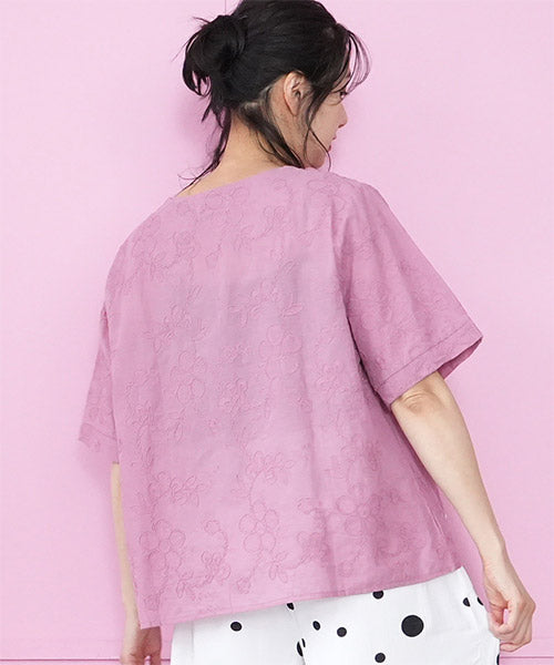 綿100％5分袖花刺繍ショート丈プルオーバーブラウス 06-3013｜40代 50