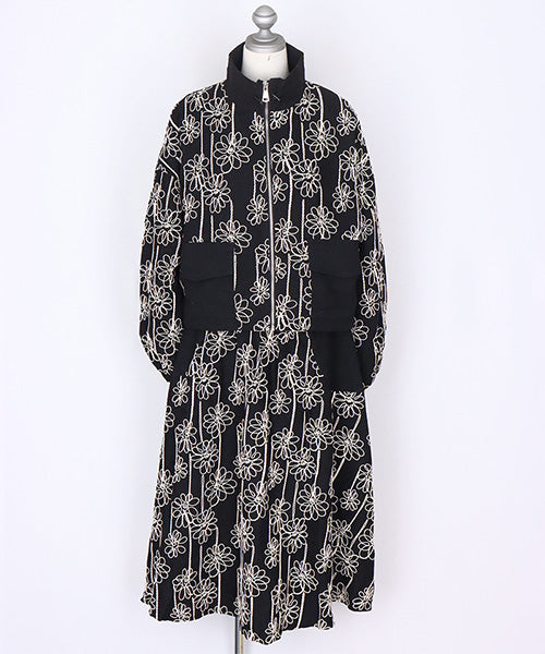 コムデギャルソン　総刺繍　ノーカラージャケット　花柄　日本製　バイカラー　ウール コムデギャルソン 総刺繍 ノーカラージャケット 花柄 日本製 バイ