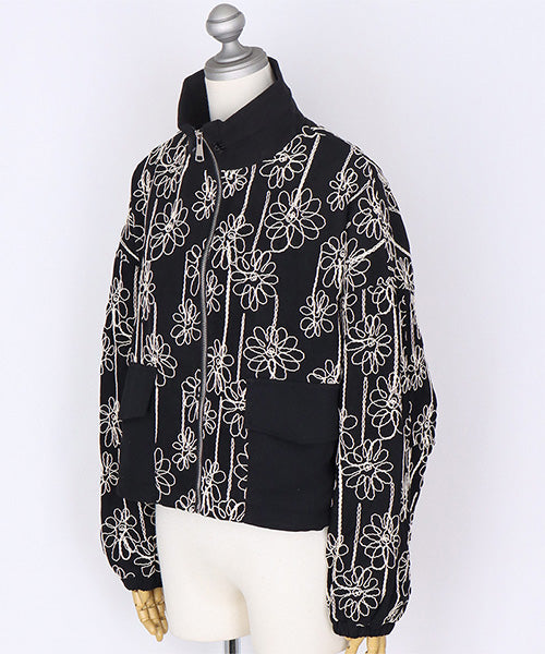 エミコウエサコ　黒　ブルゾン　40 M 犬刺繍 セーター レディース フラワーコード刺繍ショート丈ブルゾン 06-3104｜40代 50代 60代 大人