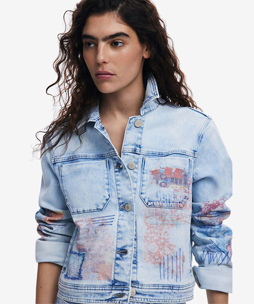 Desigual パッチ付きデニムジャケット 25SWED03