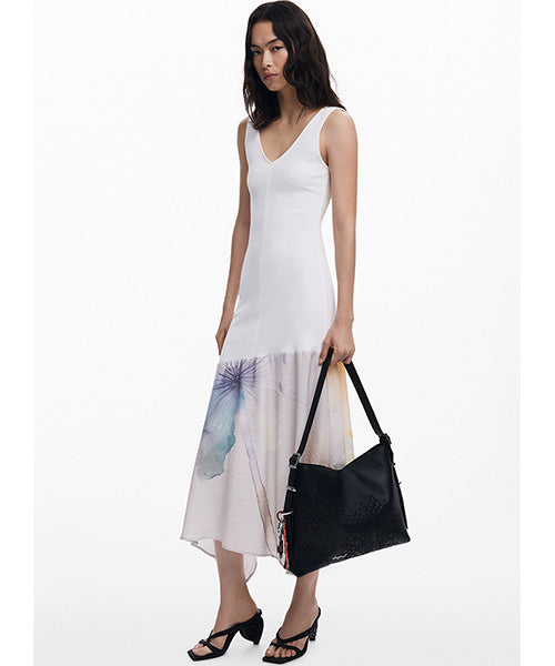 刺繍入りミディアムサイズのレザー風バッグ Desigual 25WAXPA0