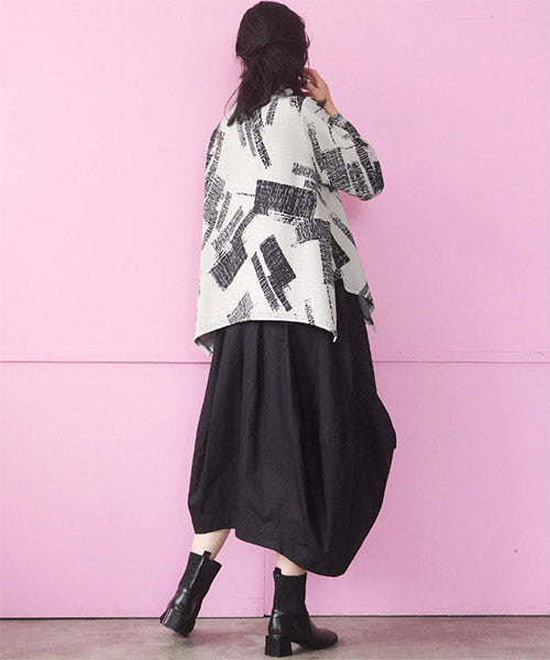 幾何学プリント裾変形Aライン長袖ロングTシャツカットソー 26-0197