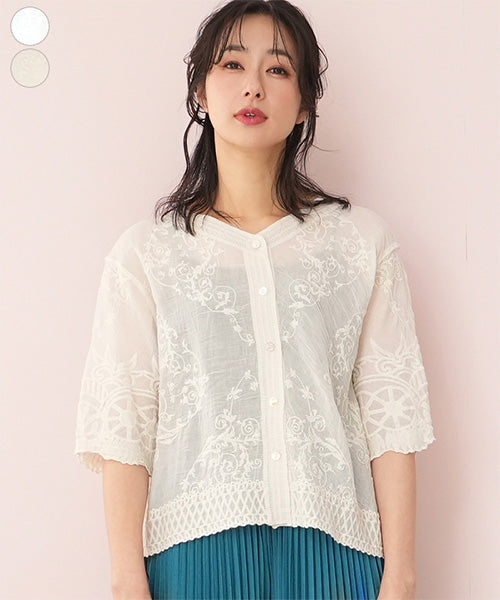 綿100％刺繍5分袖Vネックスカラップ前開きワイドショート丈ブラウス 52-0010