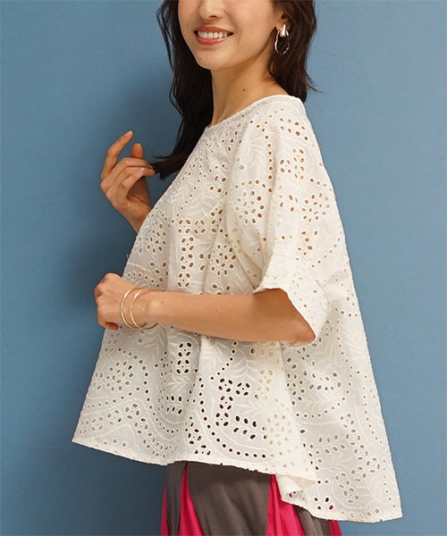 美品　プランテーション　コットンリネンプルオーバーブラウス　総柄　幾何学模様 ブラウス シャツ レディース 綿麻混風 プルオーバー トップス t