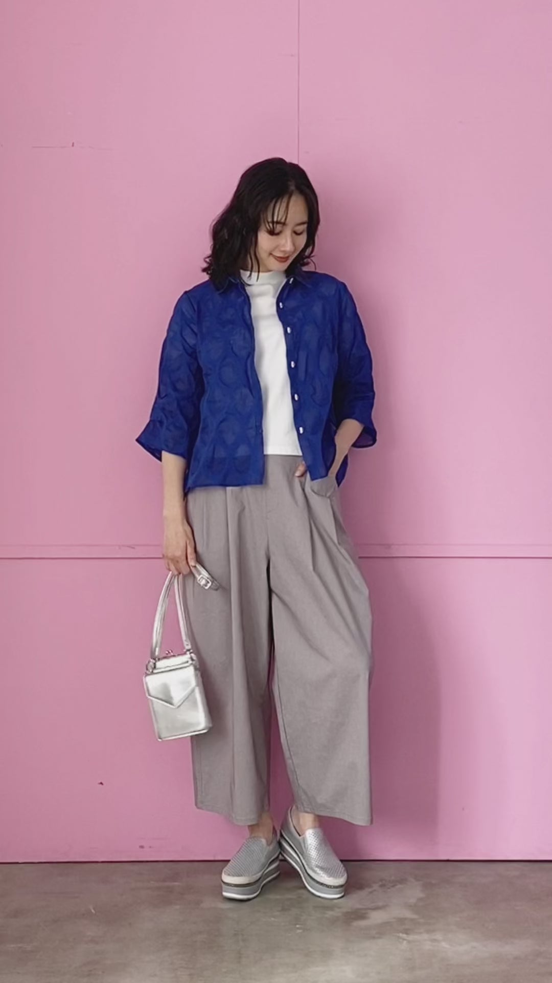 【特別価格】綿100％変形ドットシアー模様7分袖トリコロールボタンブラウス 50-0111